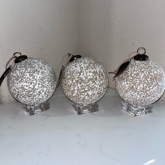 3-NWT ROBERT STANLEY 5" TAUPE FLOCKED ORNAMENT - Picture 6 of 16